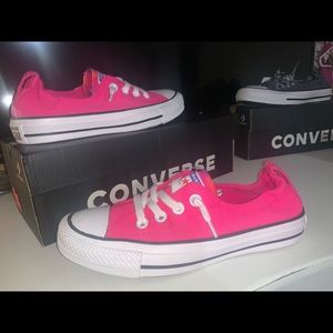 Women's Converse size 6